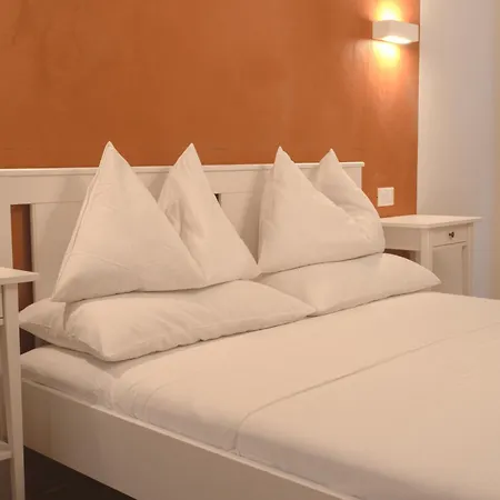 Venice Rooms * Venice