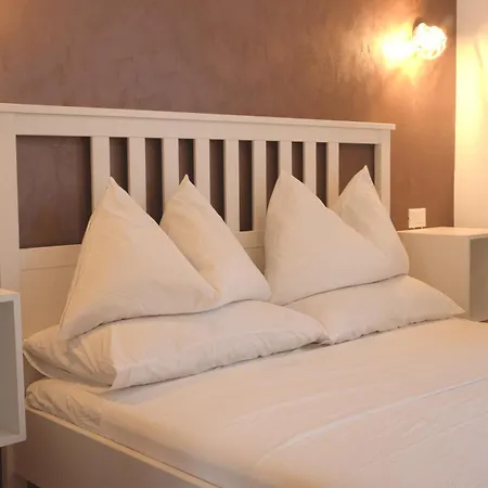 Venice Rooms *