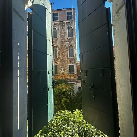 Venice Rooms * Venice